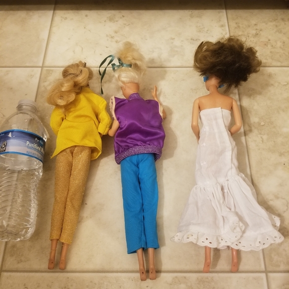 3 1966 Barbie dolls with clothes twist and turn switch on back doesn't work read - Picture 9 of 15